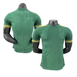 Camiseta de Fútbol Personalizada para Hombre, Color Verde Bosque, para Entrenamiento, con Patrón Jacquard y Detalle de Manga en Contraste - Product Image 4