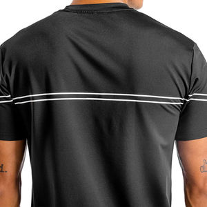 เสื้อยืดผู้ชายทรงเข้ารูปคุณภาพสูง ป้องกันรอยยับ คอตั้ง รับผลิตตามแบบ ODM แขนสั้น ผ้าโพลีเอสเตอร์ 100% - Product Image 6