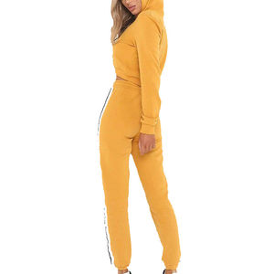 2026 Best-Selling Women's Crop <b>Top</b> Track Suits 2-Piece Set Solid Pattern Short Length Direct From Pakistan Manufacturer - Product Image 4