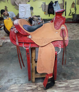 Sillín de caballo de cuero occidental con juego de tachuelas de caballo a juego Sillín de barril de cuero genuino Precio al por mayor - Product Image 2