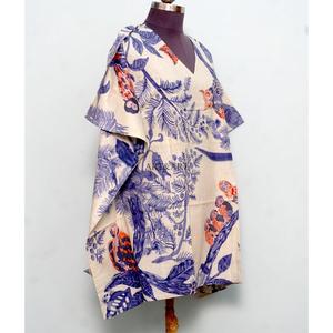 Vestidos midi tipo caftán cortos hechos a mano en India, ecológicos, 100% algodón, con estampado floral, corte evasé, relajantes, para mujer. - Product Image 3