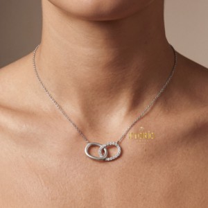 Collar con Colgante de Diamante de Lujo, Símbolo de Amor Eterno, Joyería de Oro para Mujer, Perfecto para Aniversario de Bodas y Estilo - Product Image 1