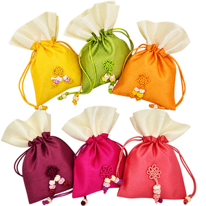 Pochette cosmétique traditionnelle coréenne élégante brodée avec cordon de serrage, sac de maquillage pour voyage, petite pochette de rangement coréenne - Product Image 1