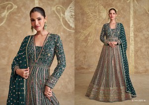 Elegant Women's Green Embroidered Anarkali Lehenga Salwar Kameez Set Full Length V-Neck <b>Top</b> with Dupatta Patterned Dress - Product Image 4
