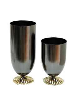 Juego de 2 Jarrones de Metal para Flores - Elegantes Jarrones Cilíndricos Negros con Bases Decorativas Doradas, Decoración Moderna para Mesa - Product Image 2