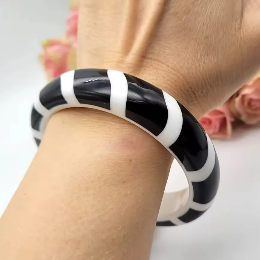 Retro Black and White resin bangle bracelet plastic bracelet disco bracelet hand made jewellery By Mehak Impex