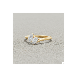 แหวนเพชรทรงลูกแพร์ Stonewels Toi Et Moi เพชรเลี้ยงในห้องปฏิบัติการ ตัวเรือนชุบทองคำสีกุหลาบ ประดับเพชรแบบหนามเตย พร้อมใบรับรอง แหวนหรูหรา - Product Image 1