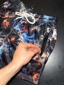 กางเกงขาสั้นออกกำลังกายผู้ชาย Galaxy Storm Cloud ผ้าตาข่ายเนื้อแน่น เอวสูง 5 นิ้ว ระบายอากาศได้ดี ยืดหยุ่น มีซิปกระเป๋า - Product Image 5