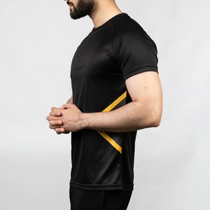 เสื้อยืดคอกลมแขนสั้นสีดำสำหรับผู้ชาย ทรงปกติ แห้งเร็ว ผ้าถัก 100% คอตตอน สวมใส่สบาย - Product Image 1