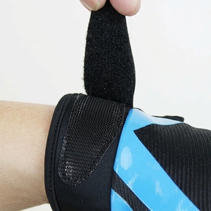 ถุงมืออเมริกันฟุตบอล ถุงมือรับบอลสำหรับผู้ใหญ่ ทนทานต่อการสึกหรอ บริการ OEM พร้อมคุณสมบัติยึดเกาะ - Product Image 4