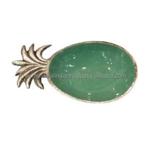 Bol de service en aluminium en forme d'ananas Cuisine de restaurant de qualité supérieure Plateau de table élégant idéal pour les mariages et les événements - Product Image 1