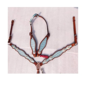 Juego de cuello de pecho de una sola oreja hecho a mano de cuero de vaca recién lanzado con perno plateado fabricado por Saman Exports - Product Image 1