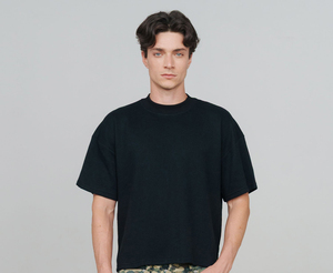 T-shirt noir en maille gaufrée à manches courtes, coupe classique, col roulé, épaules tombantes, décontracté, respirant, 100 % coton, imprimé dessin animé, style hip-hop - Product Image 2