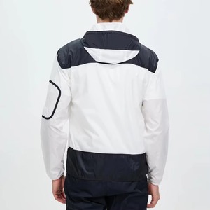 เสื้อแจ็คเก็ตกันลมแบบมีฮู้ดสำหรับผู้ชายรุ่นใหม่ เนื้อผ้าบาง ระบายอากาศได้ดี เป็นมิตรกับสิ่งแวดล้อม กันน้ำ ซับในขนแกะ พร้อมปักชื่อทีมตามสั่ง - Product Image 2