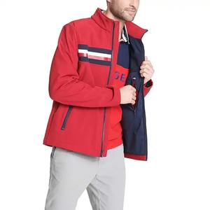 OEM personalizado Softshell chaqueta hombres mujeres Casual High Street Stand Collar cremallera carta patrón invierno Streetwear impermeable - Product Image 6