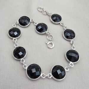 Pulsera de Eslabones Redondos Facetados de Plata de Ley 925 Chapada en Oro con Ónix Negro, Joyería Étnica Hecha a Mano y Elegante - Product Image 6