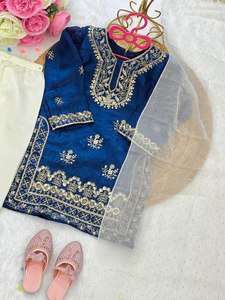 Ensemble Salwar Kameez Brodé Bleu pour Filles, en Mélange de Soie, Kurta, Palazzo et Dupatta, Séchage Rapide, Idéal pour Fêtes et Mariages Traditionnels - Product Image 4