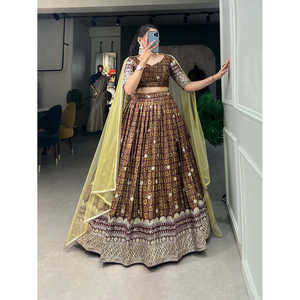 ชุดเลเฮนกา โจลี ผ้าพิมพ์ลายดิจิตอลสีน้ำตาลชิโนน พร้อมงานปักเลื่อม สำหรับใส่ในงาน LNB - Product Image 5