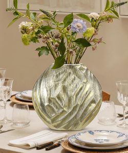 Moderno Florero de Hierro Hecho a Mano con Diseño Costero Ecológico para Decoración de Interiores Residenciales de Alta Gama - Product Image 1