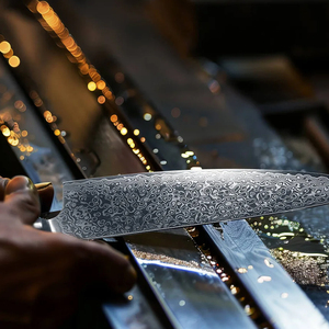 Cuchillo de Cocina Artesanal de Acero Damasco de Alta Calidad con Hoja de Acero Estriado y Funda de Cuero Ecológica y Duradera para Exteriores - Product Image 6
