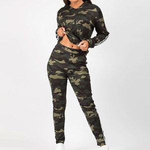 Survêtement à capuche pour femme en velours 100 % coton, coupe classique, avec logo personnalisé, séchage rapide, imprimé animal, deux pièces, pour le sport et le jogging - Product Image 5