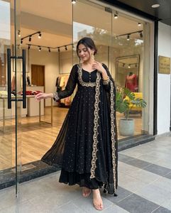 ชุดสูทผ้าไหมวิชิตราเทียมสำหรับผู้หญิง ปักลายสวยงาม พร้อมผ้าคลุมไหล่ สำหรับงานปาร์ตี้ - Product Image 6