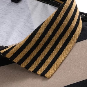 Polo de manga corta para hombre, negro y beige con rayas diagonales, informal, transpirable, de poliéster tejido, corte regular, diseño personalizable - Product Image 6