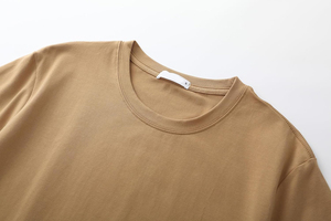 เสื้อยืดคอกลมพรีเมียมสำหรับผู้ชาย พร้อมโลโก้ด้านหน้า ผลิตจากผ้าฝ้ายถักนุ่ม 100% สวมใส่สบาย เหมาะสำหรับใส่ในชีวิตประจำวัน - Product Image 4