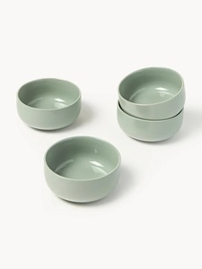 Bol en céramique doux couleur menthe, forme incurvée lisse, finition brillante, qualité alimentaire, construction durable, idéal pour les petits-déjeuners, les soupes et les salades - Product Image 3