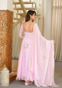 Ensemble Anarkali traditionnel rose pour soirée, en Faux Georgette, avec broderie lourde de sequins, comprenant robe, pantalon et dupatta, séchage rapide, infroissable - Product Image 3