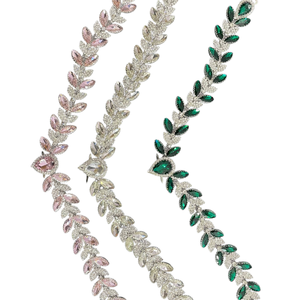 Diadema de Lujo para Caballo con Pedrería Verde Esmeralda, Accesorio Ecuestre de Cuero Negro con Cristales para Exhibición, Doma y Decoración de Equipos de Montar - Product Image 3