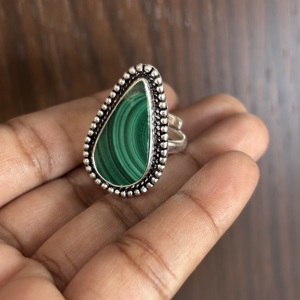 Bagues en argent plaqué 925 de style bohème à la mode, en forme de poire, avec malachite sertie, bijoux en pierres précieuses pour fiançailles et soirées - Product Image 4