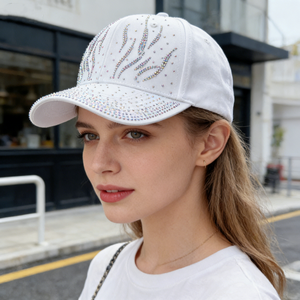 Gorra de Béisbol Unisex con Pedrería, Diseño de Llama con Cristales, Visera para el Sol, Ajustable, Estilo Dad Hat, Negra - Product Image 5