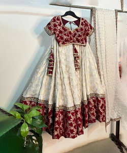 Robe Lehenga Choli Évasée Traditionnelle Extensible en Jacquard de Qualité Supérieure avec Dupatta Lavable à la Main PinkCityBlocks Designer – Vente en Gros - Product Image 3