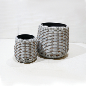 Pot de fleurs moderne en rotin PE tressé bleu clair, design circulaire, pour plantes d'intérieur, style minimaliste, revêtement PE, utilisation sur bureau - Product Image 3