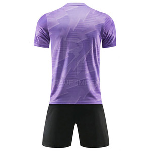 Tenue de football personnalisée pour l'entraînement et les matchs, vêtements de sport confortables en tissu léger, uniforme d'équipe de football - Product Image 2