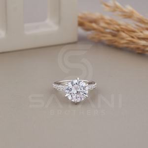 Bague solitaire en moissanite 10 mm avec pavé, pour mariage et fiançailles, en or, élégante, étincelante, pièce de luxe pour femme, Inde - Product Image 5
