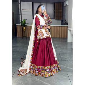 ATTRACTIVE RAYON IMPRIMÉE LEHENGA CHOLI AVEC DUPATTA MAROON Lungi - Product Image 4