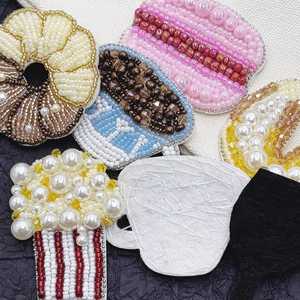 Breloque de sac en forme de fleur de lys perlée, broderie artisanale, porte-clés, accessoire de sac à main d'Inde, pour voiture, vélo et sacs - Product Image 6