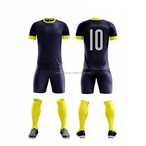 Ensemble d'uniformes de football personnalisés en polyester 100 %, maillots de football sublimés, tenues de sport de haute qualité 220g - Product Image 4