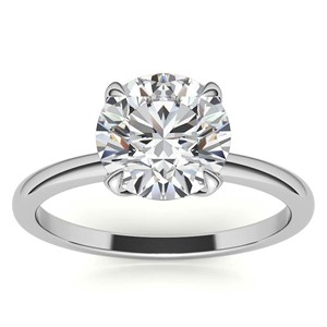 Bague solitaire en moissanite taille brillant ronde VVS1, or blanc massif 10K, bague de fiançailles et de mariage minimaliste - Product Image 1
