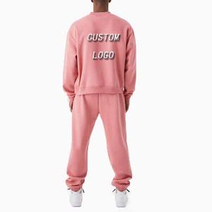 Ensemble de survêtement pour hommes : veste ajustée et pantalon épuré, conçus pour la confiance et la mobilité - Product Image 2