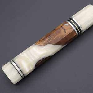 Cuchillo de filetear hecho a mano con hoja de acero inoxidable y resina epoxi, hermoso cuchillo de chef para cocina con funda de cuero. - Product Image 4