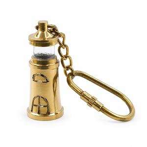 Llavero de Faro de Latón Hecho a Mano, Anillo de Llaves Náutico con Faro, Amuleto Marítimo Vintage, Regalo para Viajeros, Marineros y Amantes del Océano - Product Image 1
