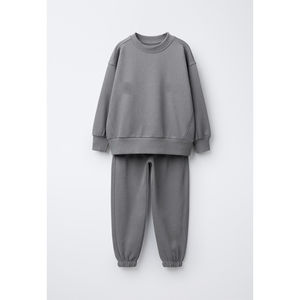 2026 En gros Ensemble de survêtement oversize vierge en polyester, comprenant un sweat à capuche zippé à quart et un pantalon de survêtement, pour l'hiver, style décontracté, deux pièces - Product Image 1