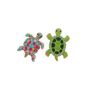 Broche de Moda Hecho a Mano con Cuentas de Semillas y Adorno Floral, Diseño de Última Tendencia, Broches de Moda Artesanales con Cuentas de Semillas - Product Image 2