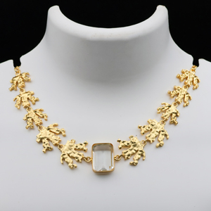 SHAHNAZ GEMS JEWELS Collar Elegante con Colgante de Cuarzo Cristal y Perla de Agua Dulce Chapado en Oro de 18K, Hecho a Mano, Clásico, para Fiesta - Product Image 2