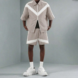 Ensemble de survêtement de luxe personnalisé pour homme, coupe oversize, en polyester/nylon, décontracté, pour l'été, avec veste zippée unie et short, ensemble de vêtements d'extérieur - Product Image 1