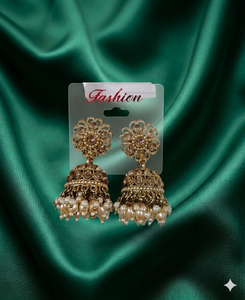 Boucles d'oreilles Jhumka plaquées or style Bollywood, perles traditionnelles indiennes, clous floraux, perles à pampilles, bijoux de mode pour femmes - Product Image 6