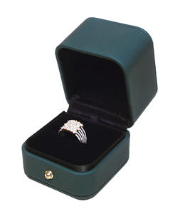 Boîte à bijoux rectangulaire en cuir PU avec boucle décorative et intérieur en velours 60x65x62mm - Product Image 4